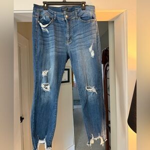 Judy Blue Distressed crop shark bite frayed hem Blue Jeans size 16W.